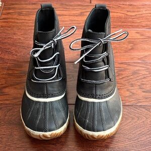 Sorel Black Womens Boots with White Accents